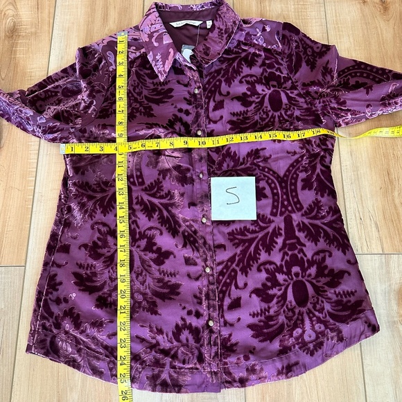 NWT Soft Surrounding Floreat Long Sleeve Velvet Cranberry Blouse Size Small - Picture 4 of 12